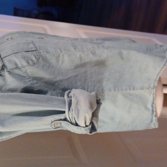 💙🌺New York & Company Denim Blue Shirt - Picture 8 of 12